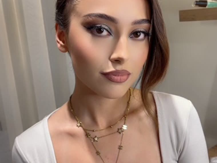 Make-up me tone kafe